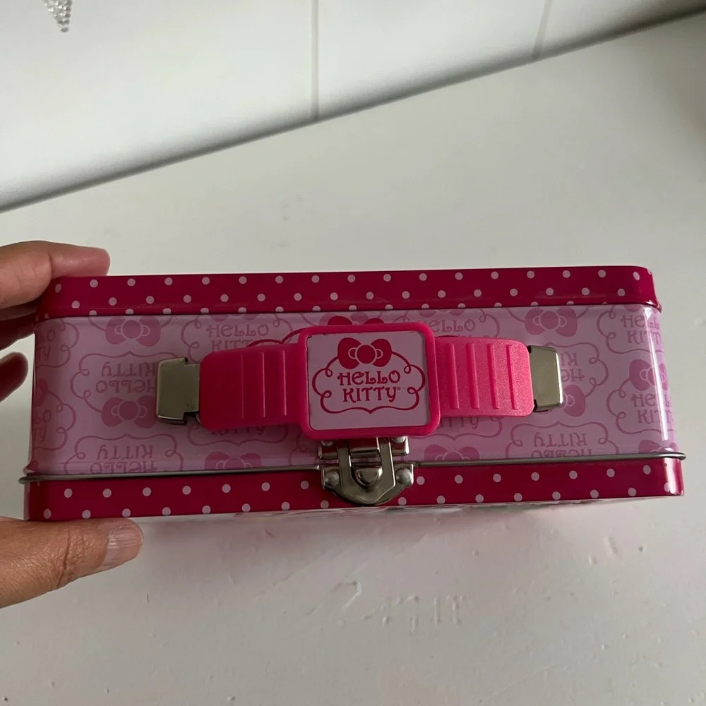 Hello Kitty Metal Lunch Box - Picture 2 of 9